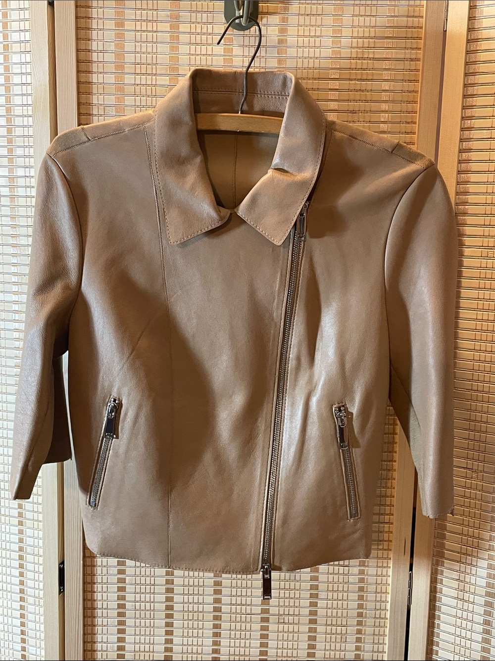 Danier Women’s Taupe Leather Zip-Front Jacket